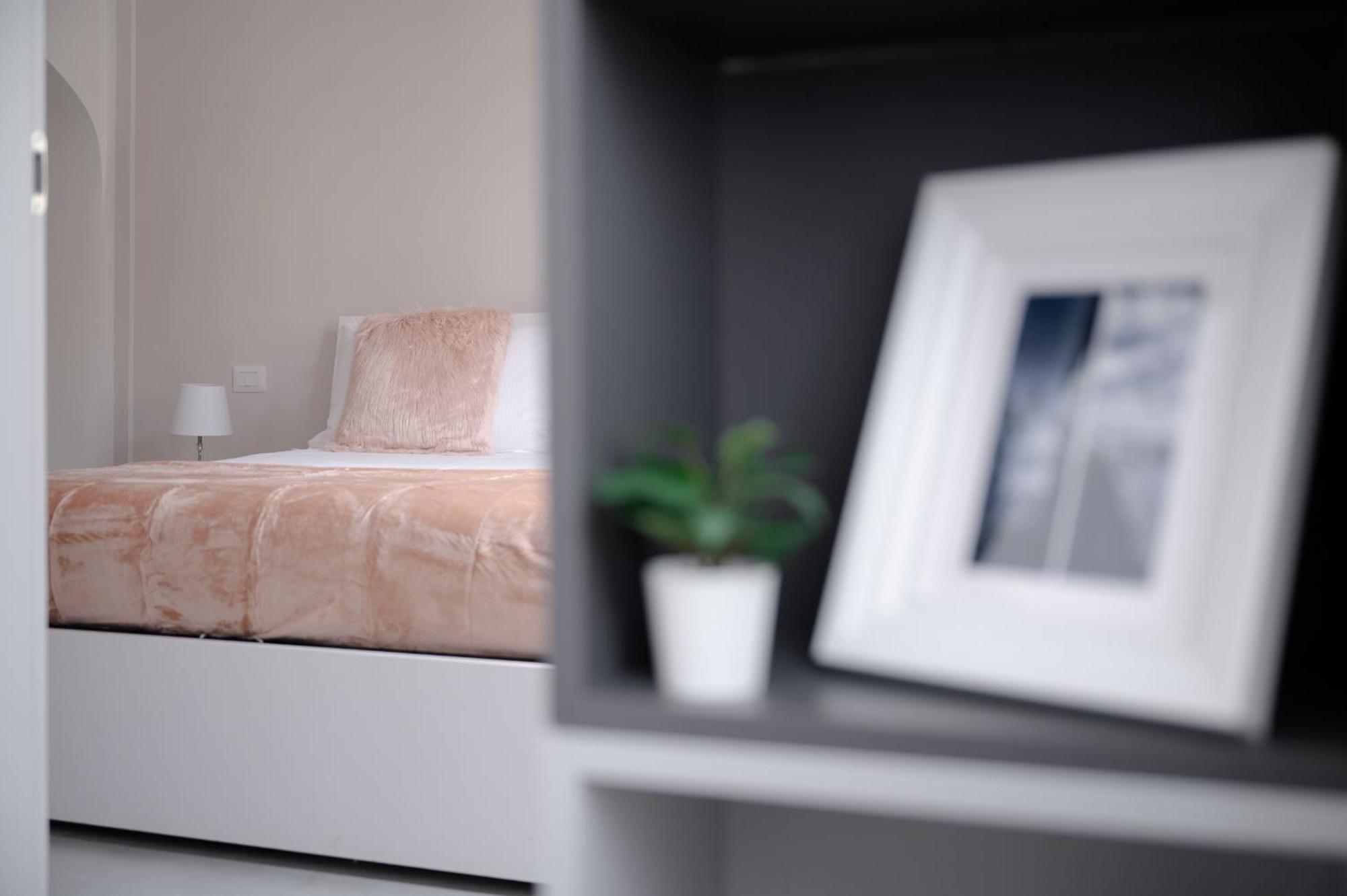 Via Ponte Alle Mosse, 19 - Florence Charming Apartments - A Chic, Newly Renovated Apartment Near Tram Leopolda, A Few Min From Downtown Dış mekan fotoğraf